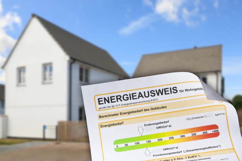 energieausweis-bedarf-verbrauch-check-test-einfamilienhaus-familie-jahr