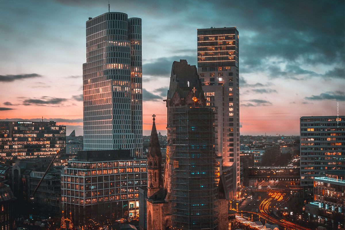 Living on Kurfürstendamm (Berlin): Buy & rent property in Charlottenburg - Viewing, price per square metre & Co.