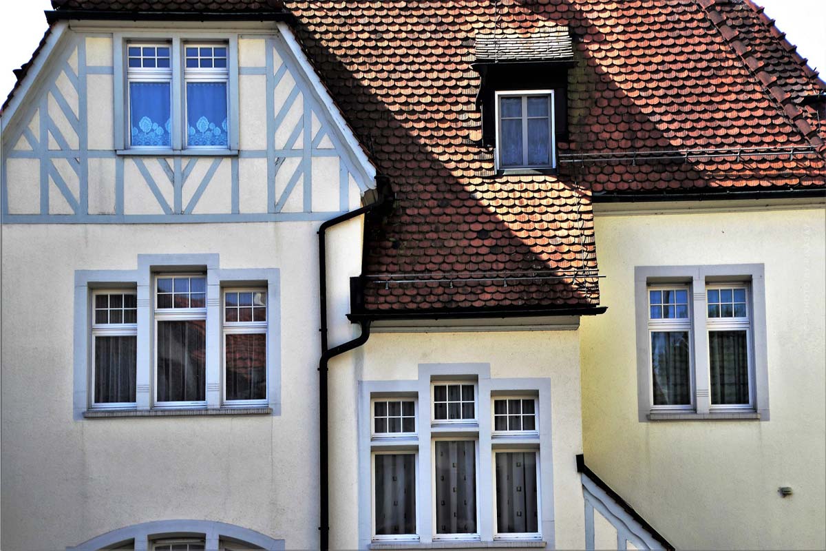 Immobilienarten: Wohnung oder Haus kaufen? Rendite und Investment